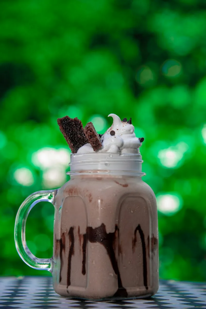 Quick Chocolate Milkshake recipe