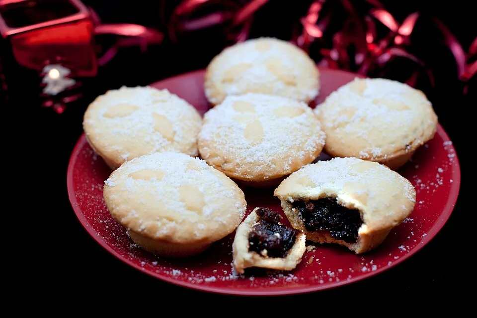 Mince Pies (Christmas Fruit Pies) recipe